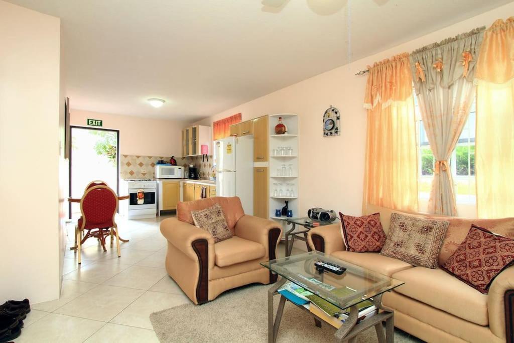 Sungold House Barbados Holiday home *